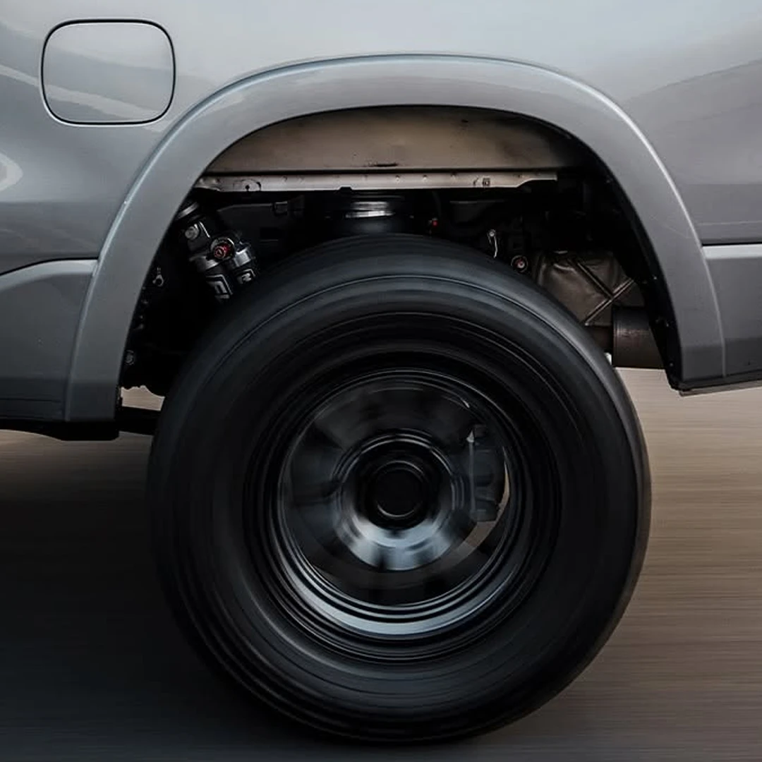 Manual Air Fill vs. Onboard Compressor Systems